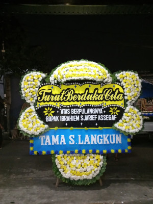 Papan Bunga Duka di Cimenteng